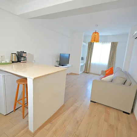 Aloha Apartment *